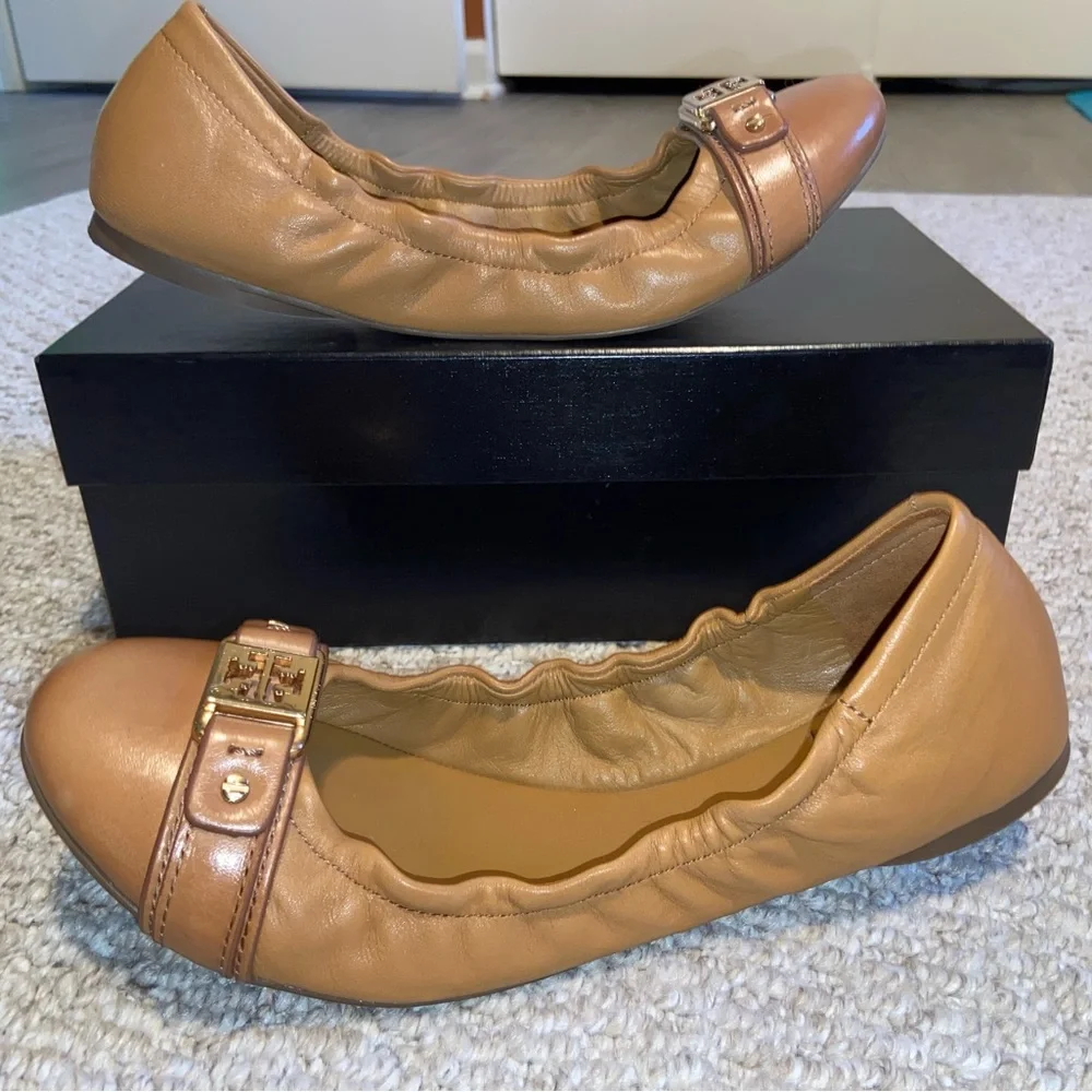 Tory Burch Ambrose Leather Logo Ballet Flats, Camel/Tan, size 9 - Picture 2 of 7